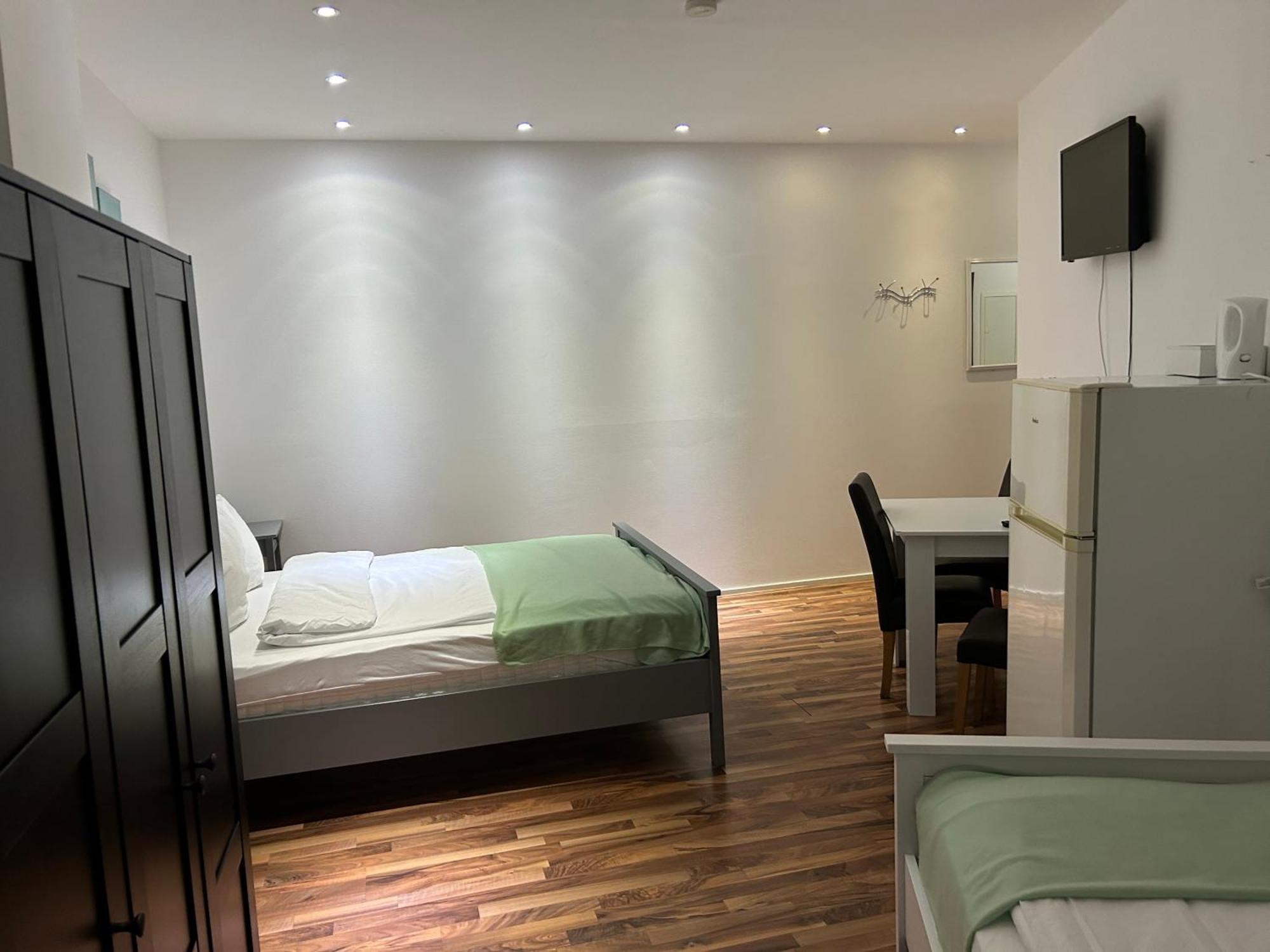 Pension Baku Fuerth Ngoại thất bức ảnh