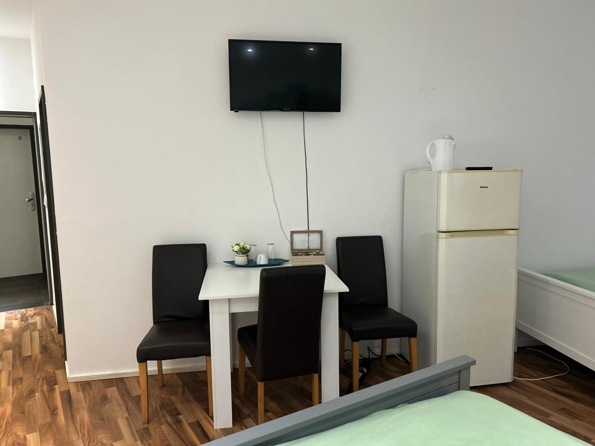 Pension Baku Fuerth Ngoại thất bức ảnh