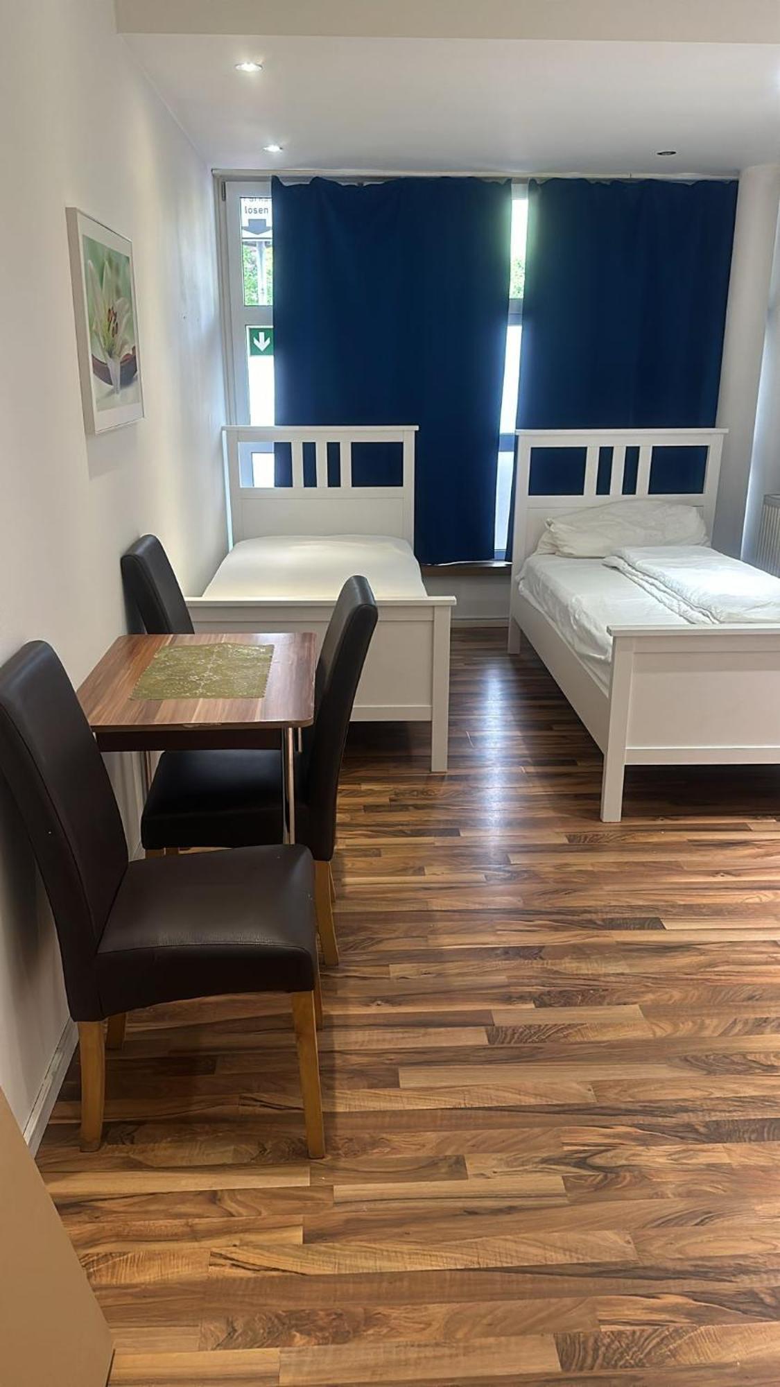 Pension Baku Fuerth Ngoại thất bức ảnh